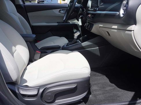 Used 2022 Kia Forte LXS w/ LXS Technology Package FWD image 26