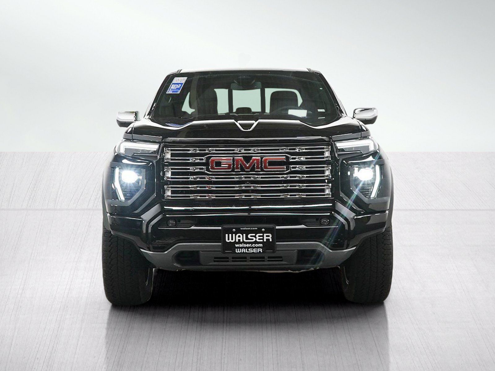 Used 2024 GMC Canyon Denali AWD/4WD image 9