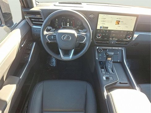 Used 2025 Lexus GX 550 image 26