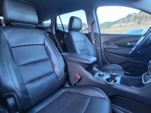Used 2024 GMC Terrain SLT image 39