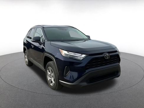 Used 2025 Toyota RAV4 XLE image 3