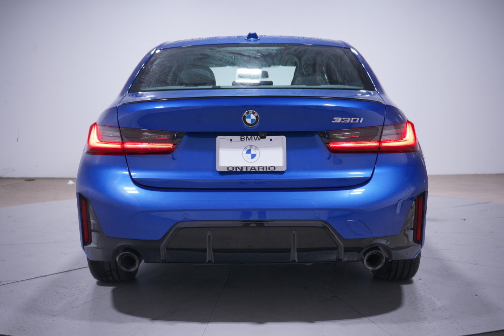 Used 2024 BMW 330i Sedan w/ M Sport Package RWD image 5