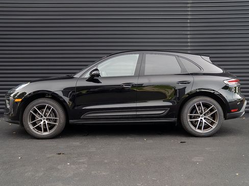 Used 2026 Porsche Macan AWD/4WD image 2