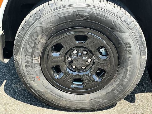 Used 2023 Nissan Frontier S RWD image 9