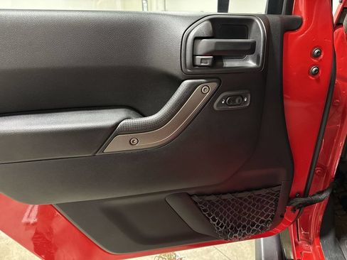Used 2017 Jeep Wrangler Sport AWD/4WD image 19