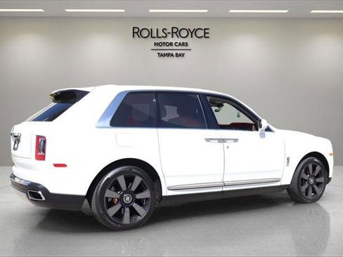 Certified 2022 Rolls-Royce Cullinan Base image 2