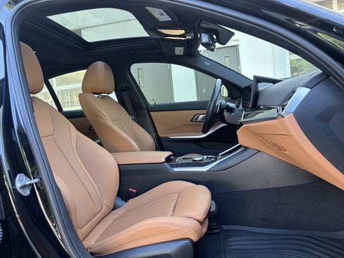 Used 2023 BMW 330i Sedan w/ Premium Package image 21