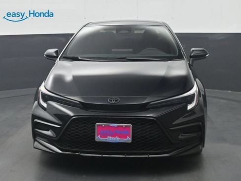 Used 2024 Toyota Corolla SE FWD image 2