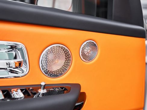 Used 2025 Rolls-Royce Cullinan image 46