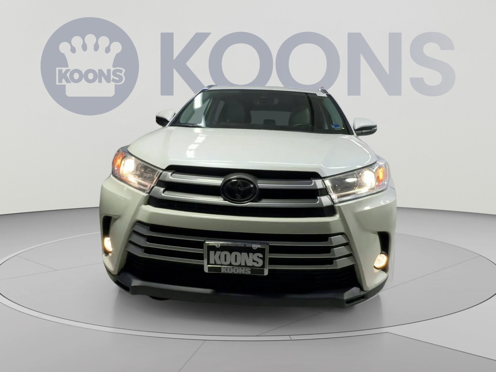 Used 2018 Toyota Highlander XLE AWD/4WD image 4