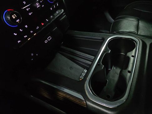 Used 2019 Chevrolet Silverado 1500 High Country w/ Technology Package AWD/4WD image 31