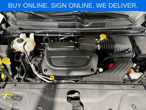 Used 2024 Chrysler Pacifica Limited FWD image 11