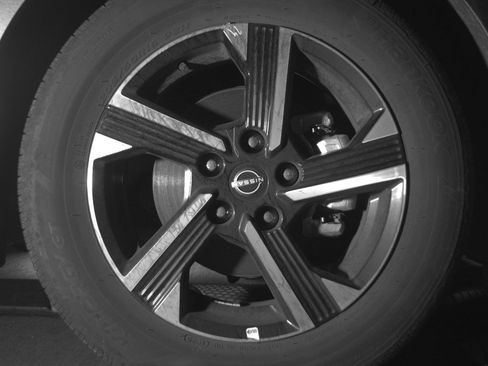 Used 2025 Nissan Sentra SV FWD image 13