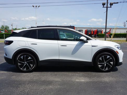 Used 2021 Volkswagen ID.4 Pro AWD/4WD image 4