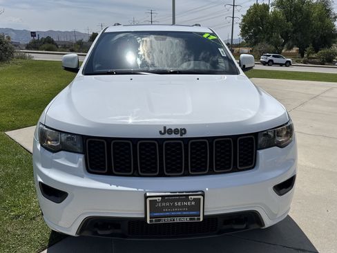 Used 2017 Jeep Grand Cherokee Limited 75th Anniversary AWD/4WD image 8