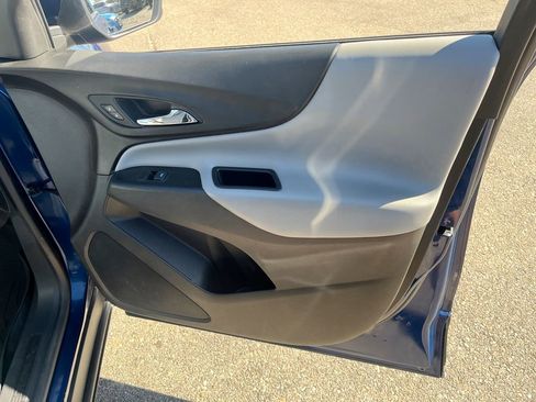 Used 2022 Chevrolet Equinox LT w/ Driver Convenience Package image 20