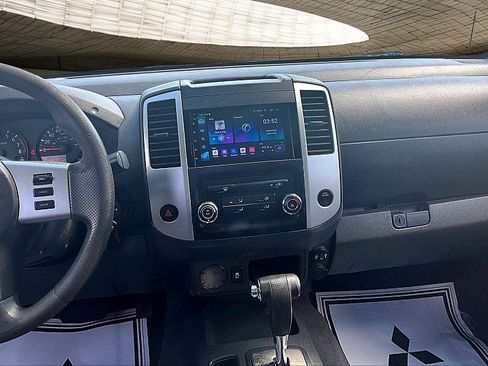 Used 2019 Nissan Frontier SV image 6