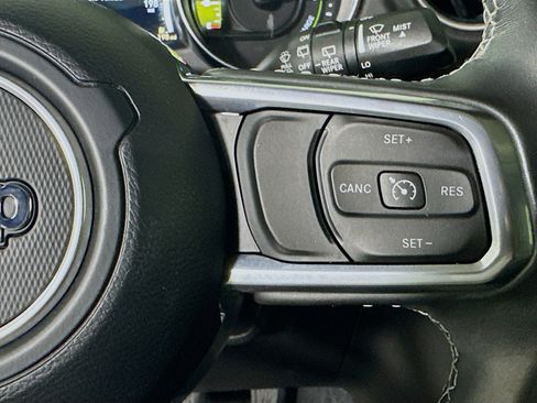 Used 2022 Jeep Wrangler Unlimited Sahara image 17