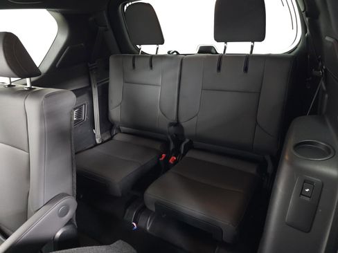 Used 2023 Lexus GX 460 Premium w/ Accessory Package AWD/4WD image 37