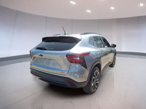 Used 2024 Chevrolet Trax RS w/ Driver Confidence Package image 4