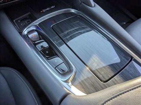 Used 2022 Buick Enclave Premium image 15