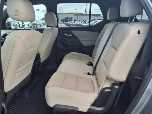 Used 2023 Chevrolet Traverse LS FWD image 24