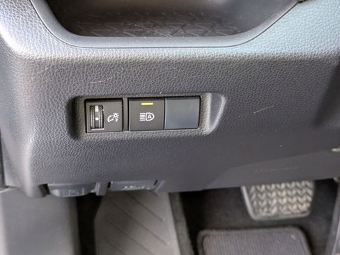 Used 2019 Toyota RAV4 LE image 14