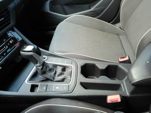 Used 2025 Volkswagen Jetta Sport image 39