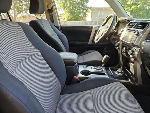 Used 2016 Toyota 4Runner SR5 AWD/4WD image 18