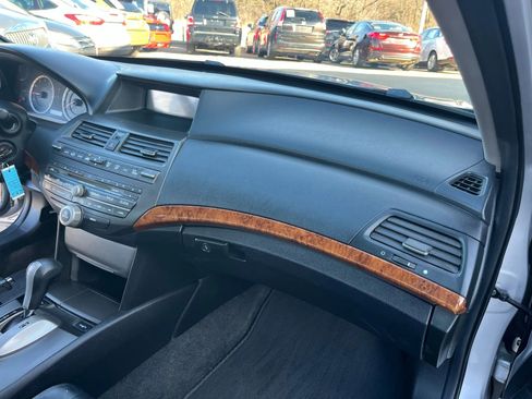 Used 2011 Honda Accord EX-L image 16