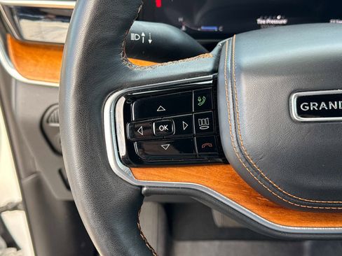 Used 2024 Jeep Grand Wagoneer L Series III image 33