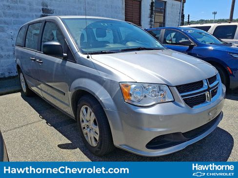 Used 2015 Dodge Grand Caravan American Value Package w/ UConnect Hands-Free Group FWD image 1