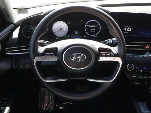 Used 2023 Hyundai Elantra Limited FWD image 13
