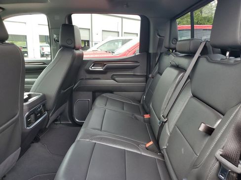 Used 2024 GMC Sierra 1500 SLT w/ SLT Premium Plus Package AWD/4WD image 12