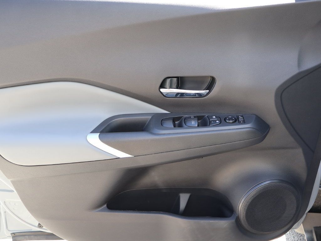 Used 2024 Nissan Kicks SR w/ SR Premium Package FWD image 19