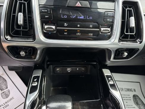 Used 2023 Kia Sorento SX FWD image 24