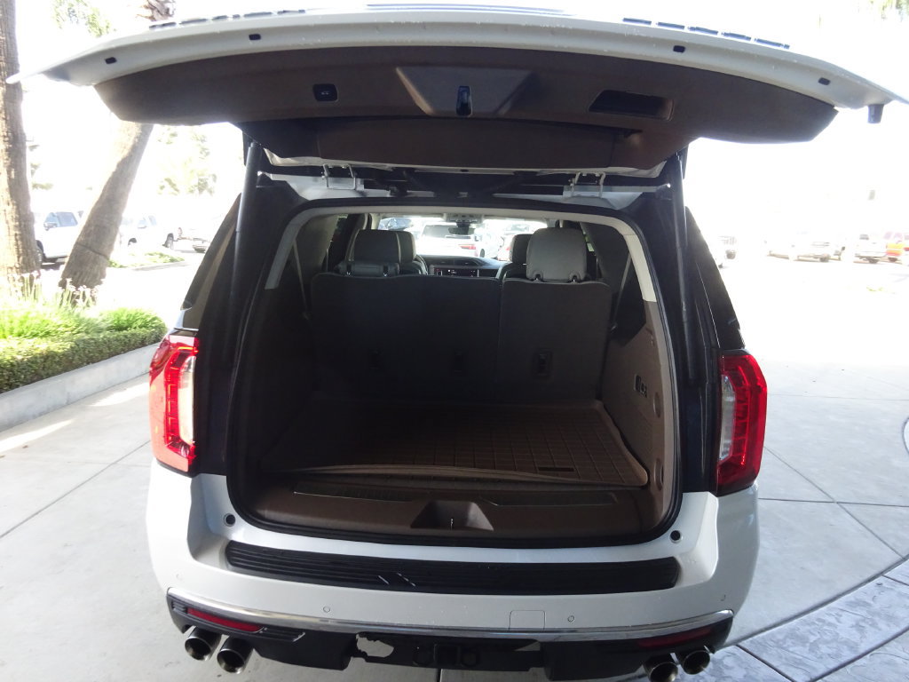 Certified 2022 GMC Yukon XL Denali w/ Denali Premium Package AWD/4WD image 33