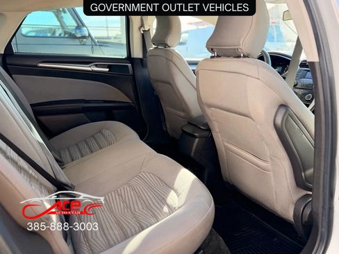 Used 2016 Ford Fusion S image 9