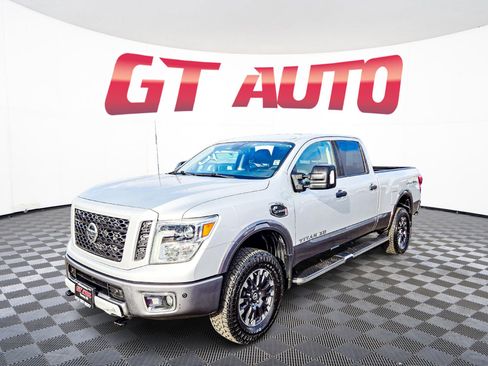 Used 2017 Nissan Titan PRO-4X w/ Pro-4x Convenience Package image 3
