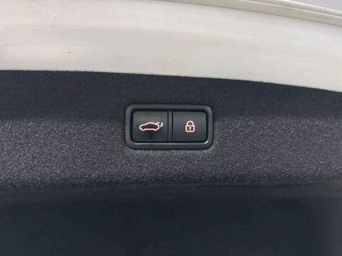Used 2019 Genesis G90 5.0 Ultimate RWD image 50