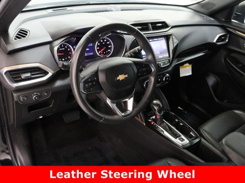 Used 2021 Chevrolet TrailBlazer ACTIV w/ Technology Package image 14