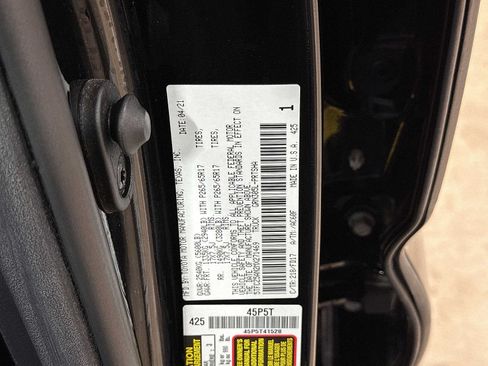 Used 2021 Toyota Tacoma TRD Sport w/ Technology Package AWD/4WD image 14