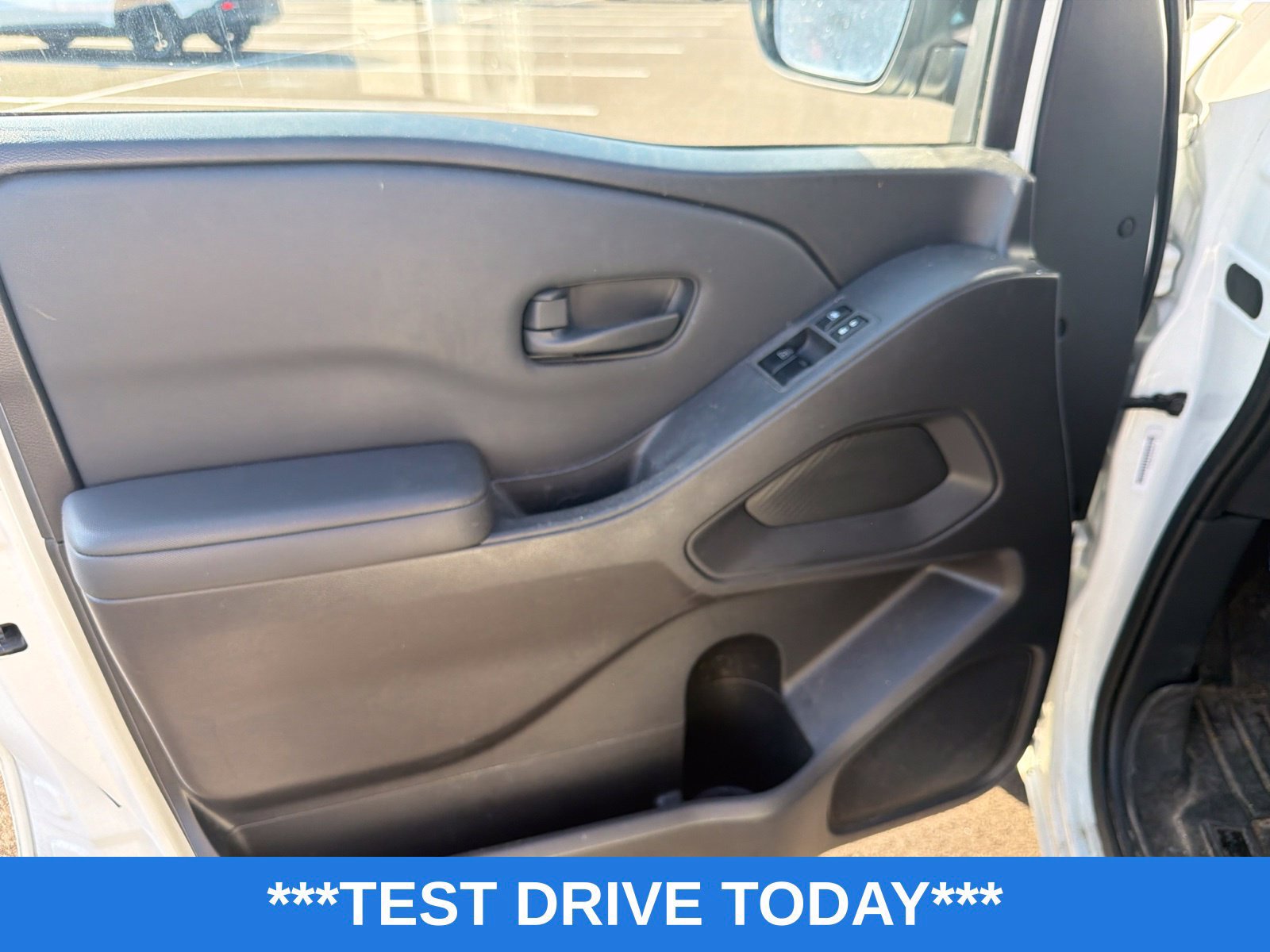 Used 2022 Nissan Frontier S AWD/4WD image 12