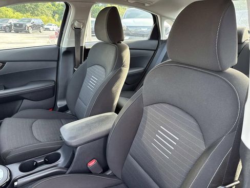 Used 2019 Kia Forte S w/ S Premium Package image 16