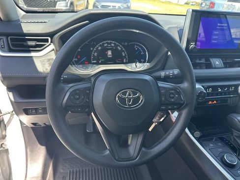 Used 2024 Toyota RAV4 LE image 8