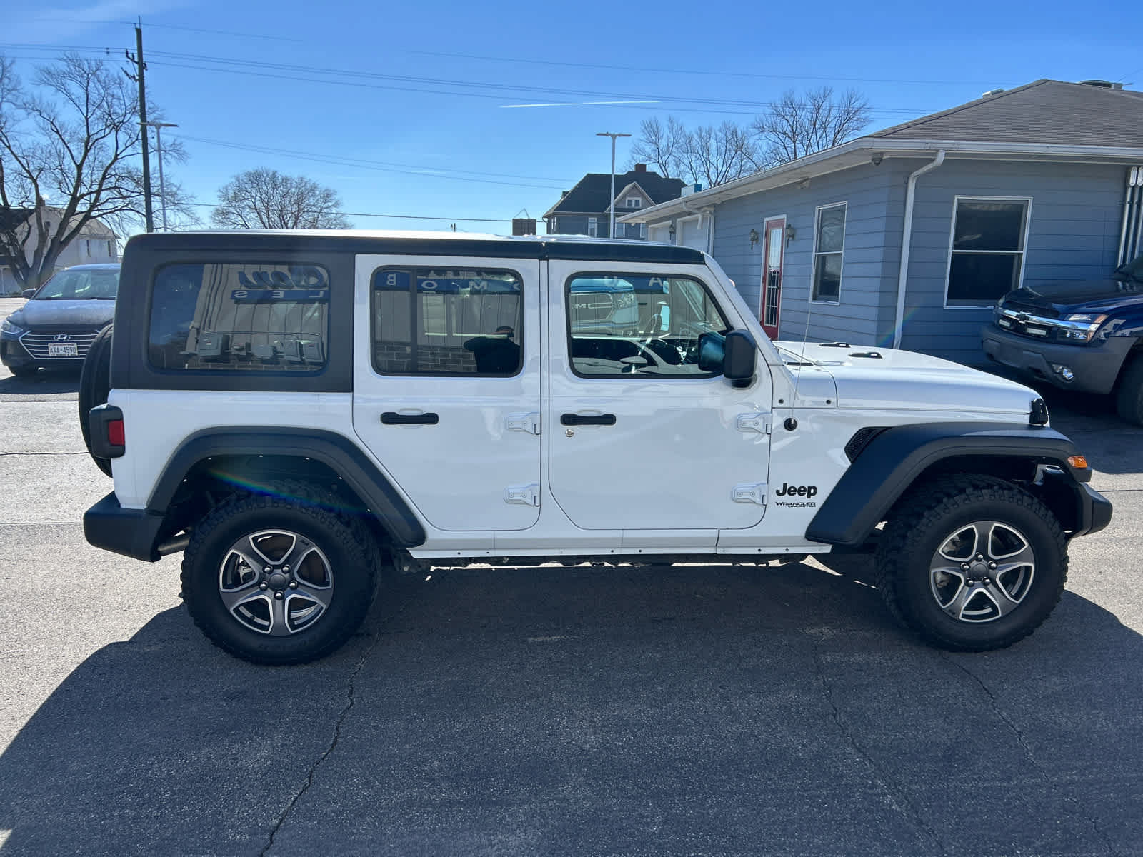 Used 2022 Jeep Wrangler Unlimited Sport AWD/4WD image 2