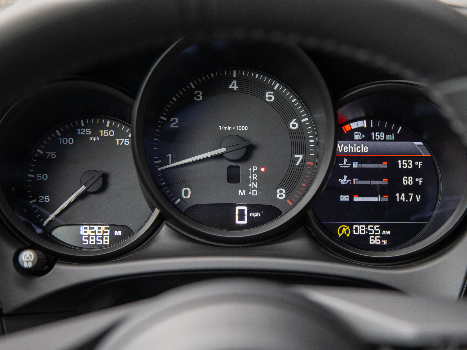Certified 2023 Porsche Macan AWD/4WD image 17