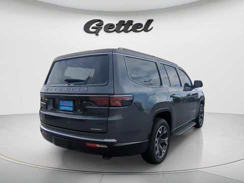 Used 2023 Jeep Wagoneer Series III w/ Preferred Equipment Group image 4