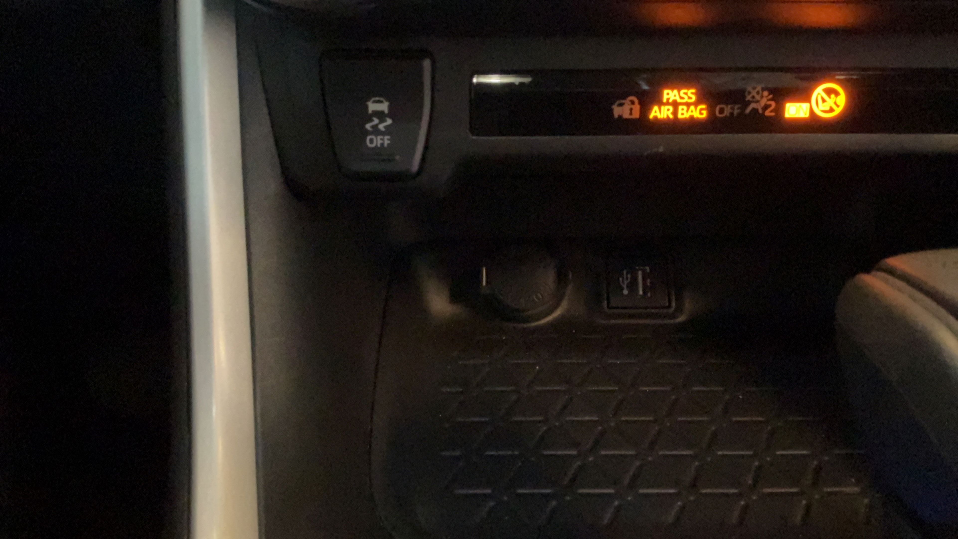 Certified 2025 Toyota RAV4 XLE AWD/4WD image 46