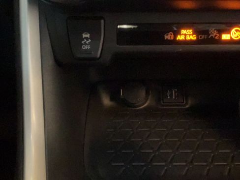 Certified 2025 Toyota RAV4 XLE AWD/4WD image 46